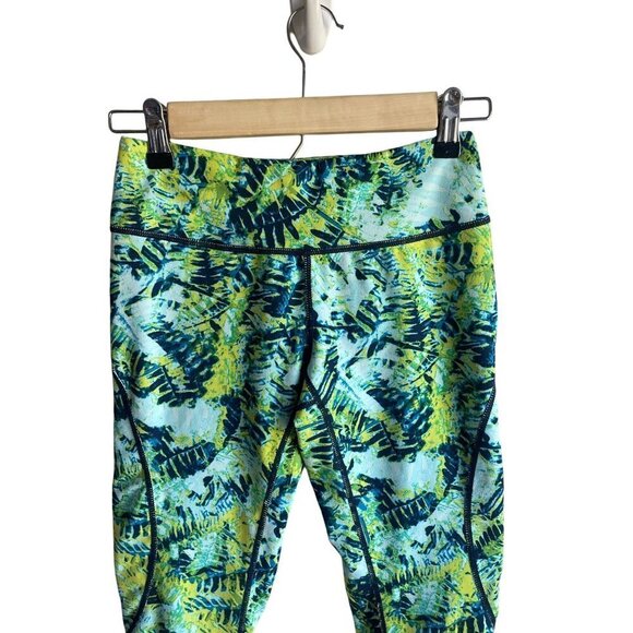 ZELLA Green Blue Leaf Print Tropical Vibrant Cropped Leggings Size XS Stretch - Picture 4 of 7